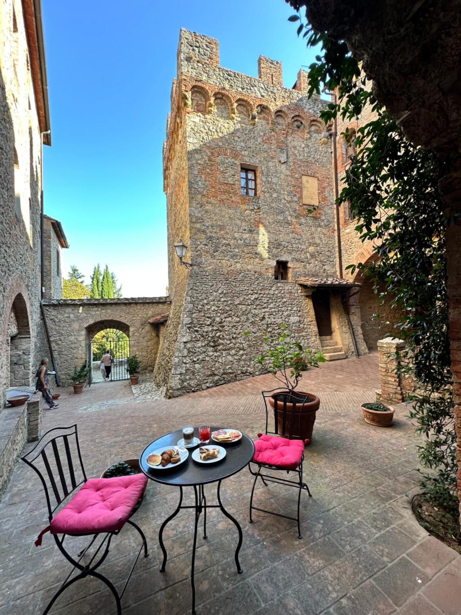Villa Castel Pietraio Monteriggioni Exterior foto